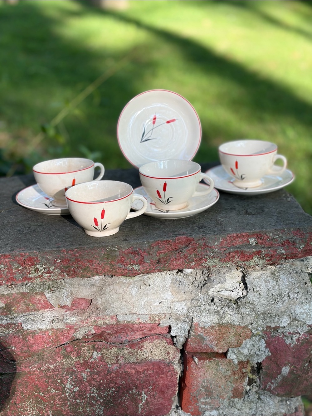 4 Vintage Universal Pottery SEARS & ROEBUCK CATTAIL CUPS & SAUCERS
